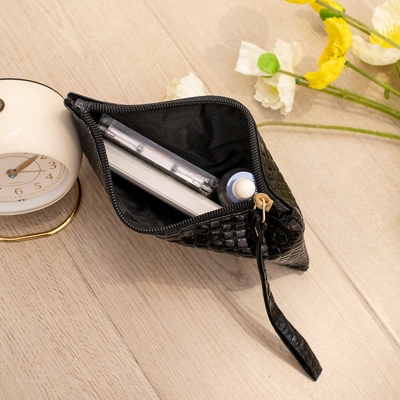 حقيبة مكياج من الجلد النباتي ب - مراجعة Luxury Skincare Vegan وسعره