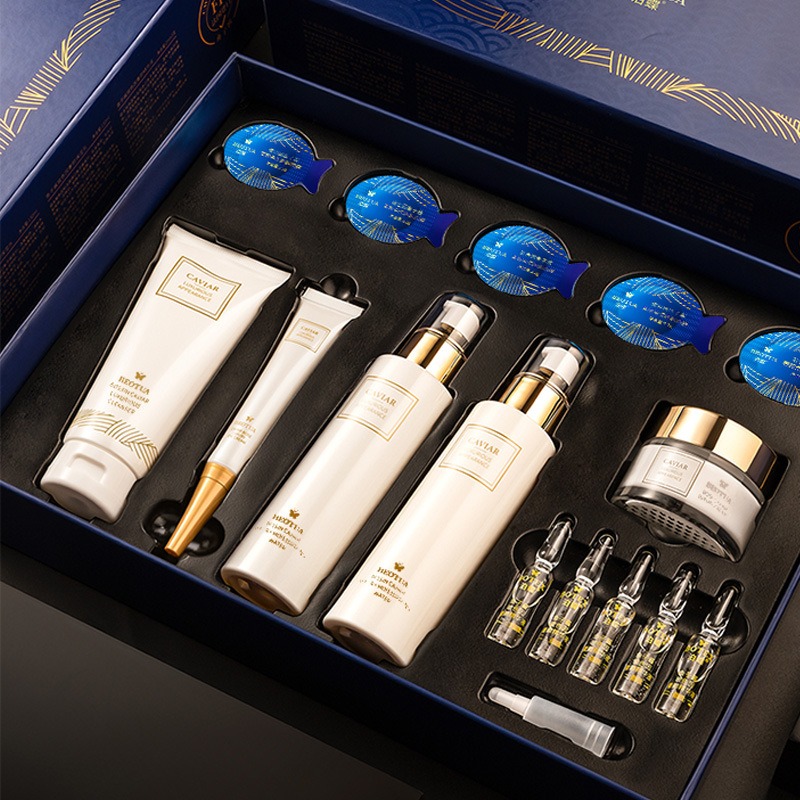 مجموعة العناية بالبشرة من كافي - مراجعة Luxury Skincare Kit وسعره